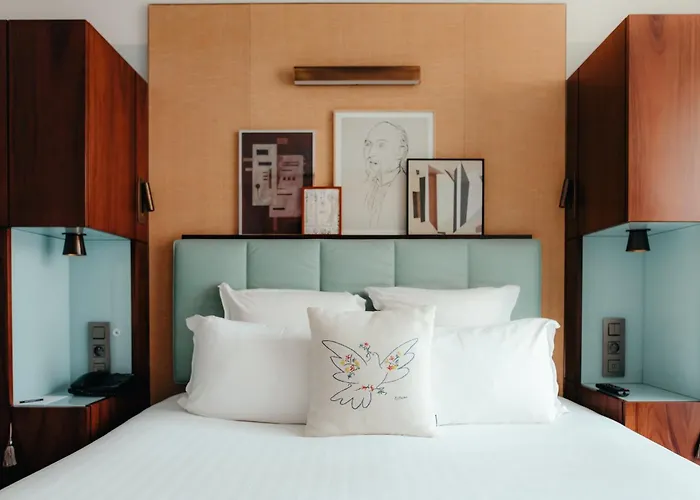 Hotel Eiffel Blomet